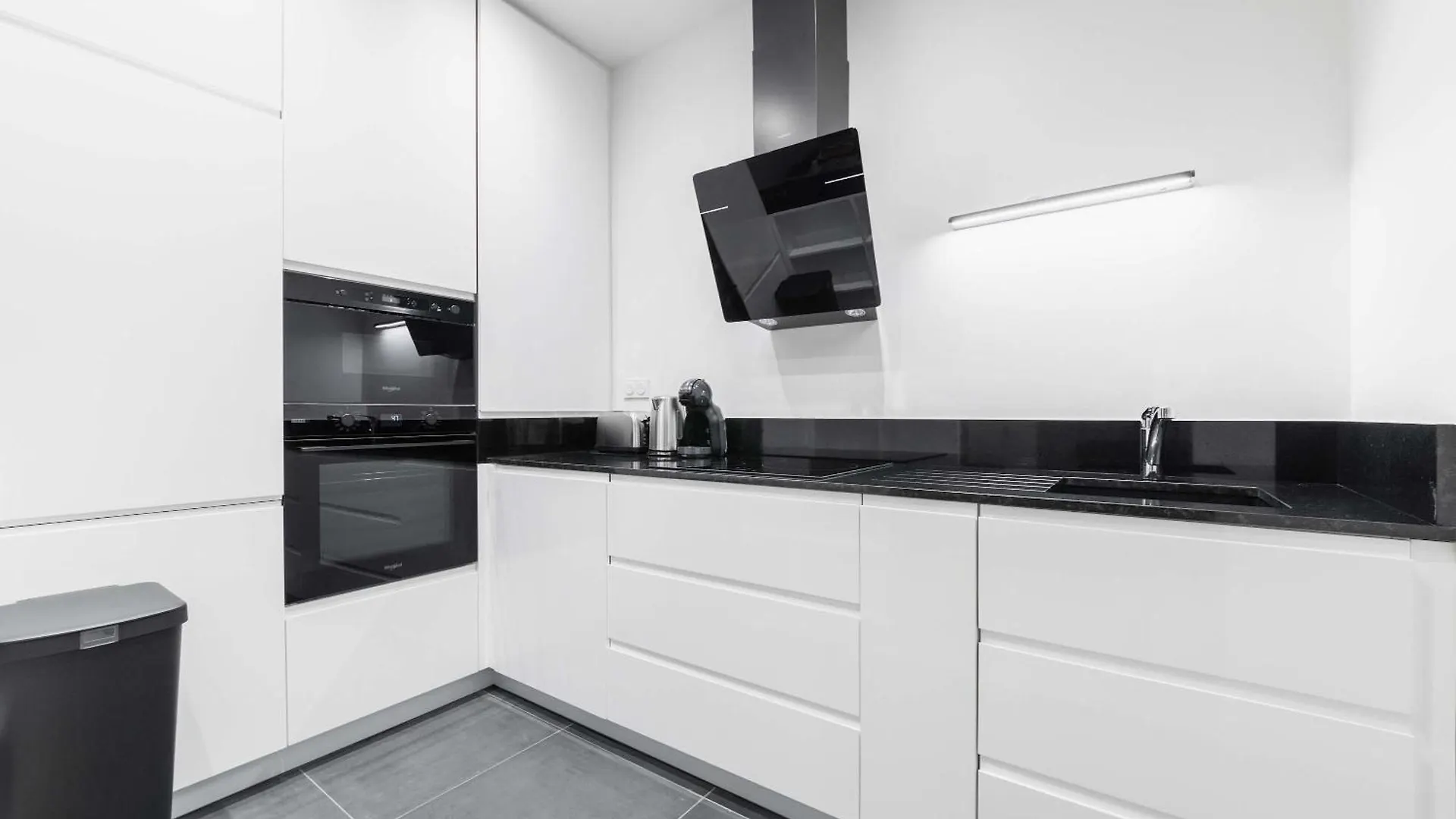 Apartment Appartement Proche Metro Et Montmartre - Paris 18 - 4P