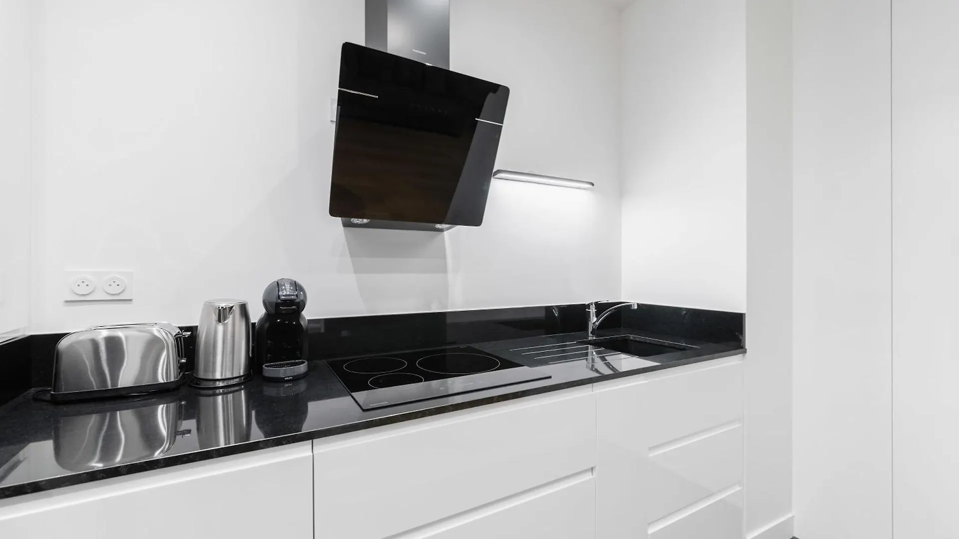 Appartement Proche Metro Et Montmartre - Paris 18 - 4P Franciaország